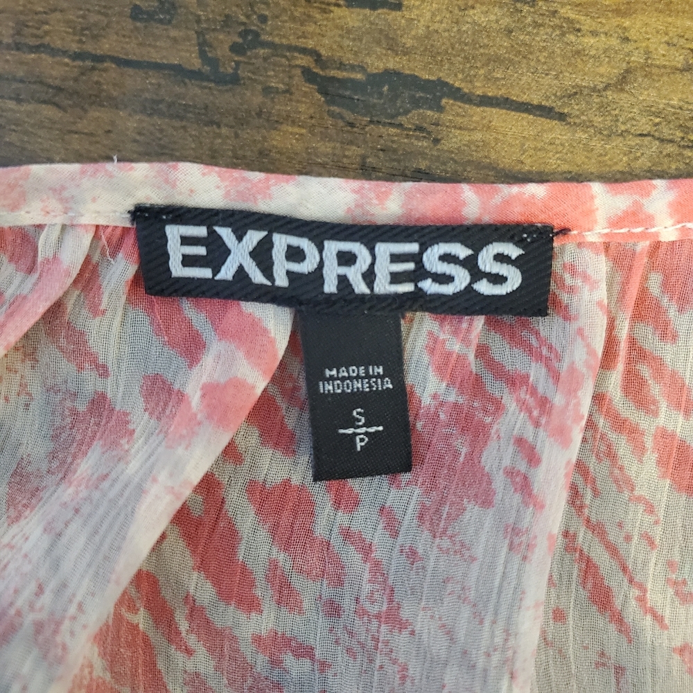 Express Pink Shades Animal Print Top - Picture 3 of 4
